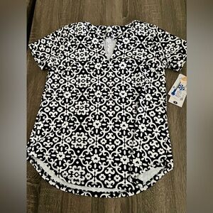 Lulu B Cooling UPF 50+ Short Sleeve Top Black White Print Size Small NWT new